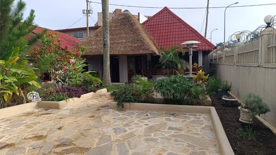 Mia Safari Lodge And Restaurant Entebbe Exterior foto