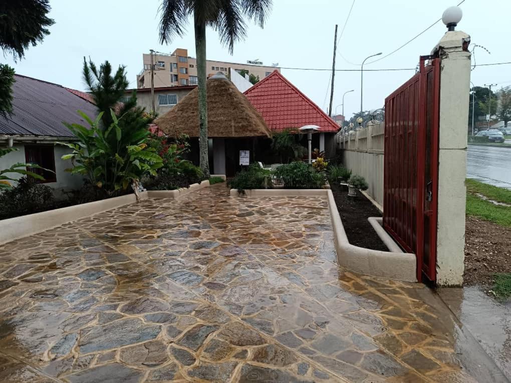 Mia Safari Lodge And Restaurant Entebbe Exterior foto